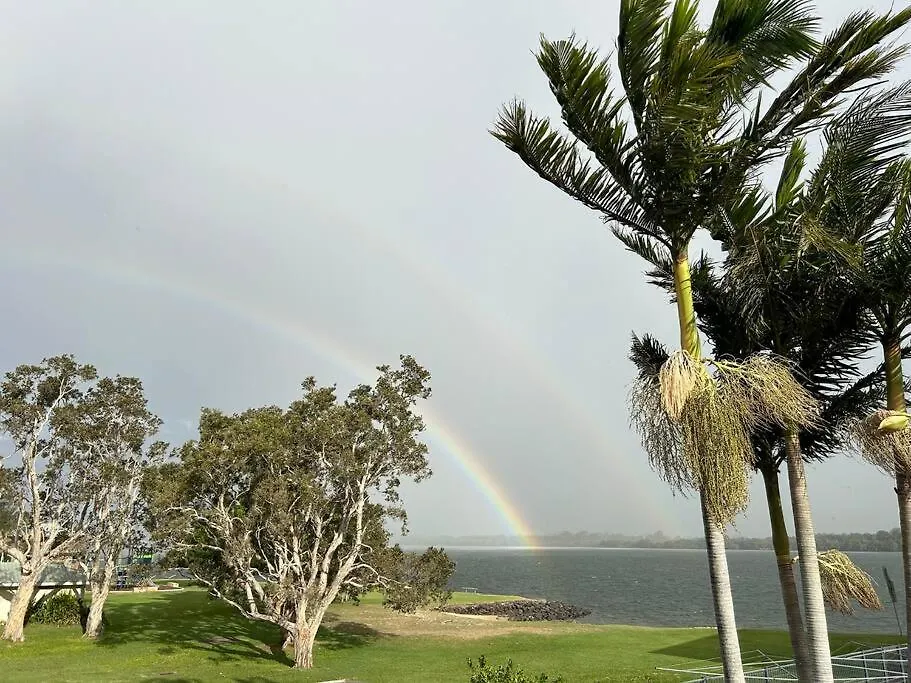 Cosy Unit With Park & Water View Apartment Ballina