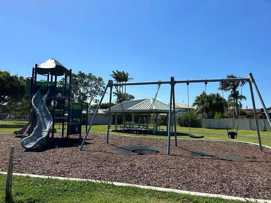 Cosy Unit With Park & Water View Apartment Ballina