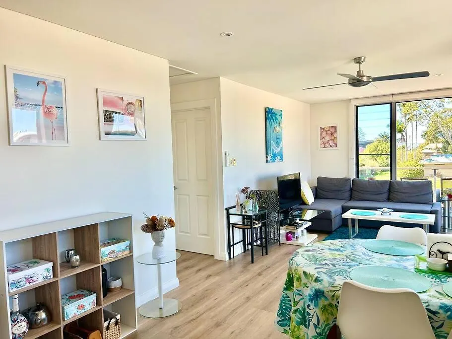 Cosy Unit With Park & Water View Apartment Ballina