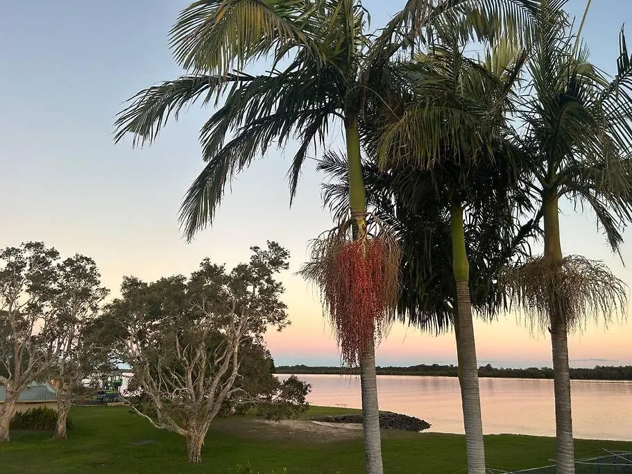 Cosy Unit With Park & Water View Apartment Ballina